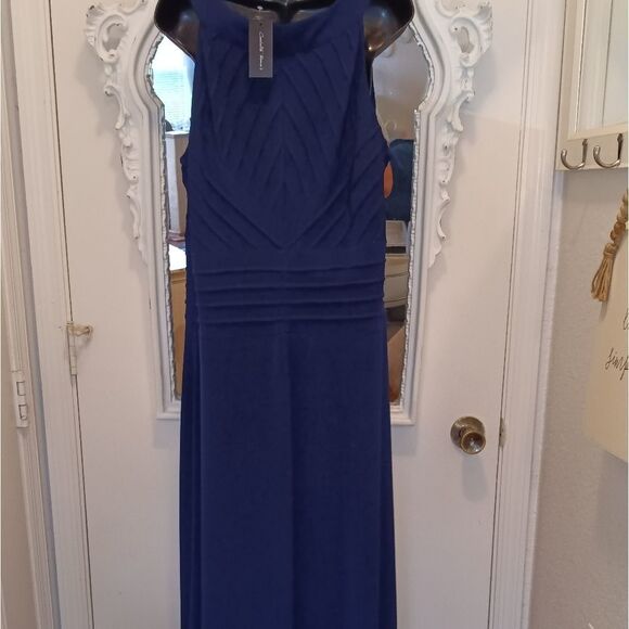 Navy Crisscross Patterned Evening Gown Plus Sz 16 - Beaded Neckline - Picture 10 of 13